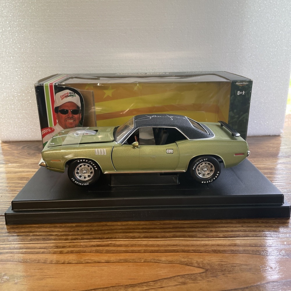 ERTL 1971 Plymouth Barracuda 1:18 Diecast John Force Series Green Limited Editi…